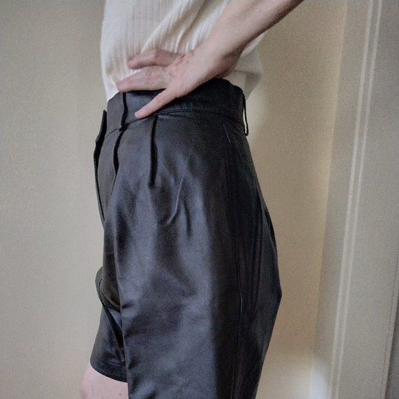 Bagatelle Black Genuine Leather high waisted Shorts - Picture 5 of 16